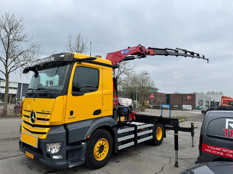 Mercedes-Benz Actros 1845 4X2 - EURO 6 + HMF 2820 + REMOTE + ONLY 105.446 KM - 크레인 트럭 : 사진 1 Mercedes-Benz Actros 1845 4X2 - EURO 6 + HMF 2820 + REMOTE + ONLY 105.446 KM - 크레인 트럭 : 사진 1