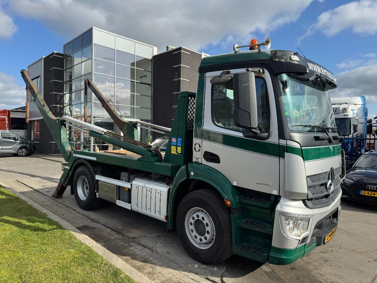 Mercedes-Benz Antos 2140 - 4X2 - EURO 6 + HYVALIFT NG2014TAXL - 스킵 로더 트럭 : 사진 2 Mercedes-Benz Antos 2140 - 4X2 - EURO 6 + HYVALIFT NG2014TAXL - 스킵 로더 트럭 : 사진 2