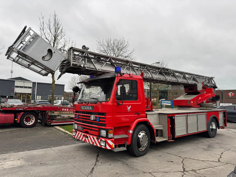 Scania P82 4X2 - FIRE TRUCK - 30M LIFT - 소방차 : 사진 1 Scania P82 4X2 - FIRE TRUCK - 30M LIFT - 소방차 : 사진 1