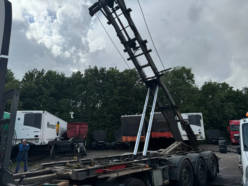 Van Hool CABLE AND KIPPING SYSTEM 3X BPW AXLE FRONT LIFTING - 컨테이너 운반 장치/ 스와프 보디 세미 트레일러 : 사진 5 Van Hool CABLE AND KIPPING SYSTEM 3X BPW AXLE FRONT LIFTING - 컨테이너 운반 장치/ 스와프 보디 세미 트레일러 : 사진 5