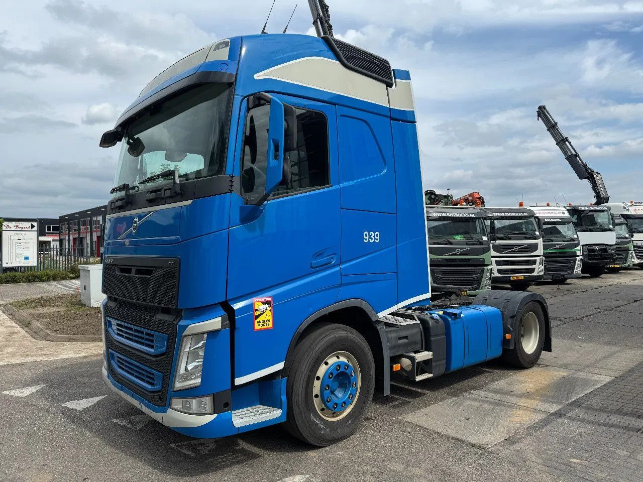 Volvo FH 420 4X2 EURO 6 SPOILERS - 트랙터 유닛 : 사진 1 Volvo FH 420 4X2 EURO 6 SPOILERS - 트랙터 유닛 : 사진 1