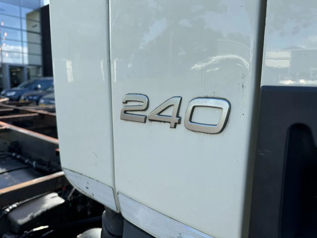 Volvo FL 240 4X2 - EURO 5 - TÜV 08-2025 - 캡 새시 트럭 : 사진 5 Volvo FL 240 4X2 - EURO 5 - TÜV 08-2025 - 캡 새시 트럭 : 사진 5