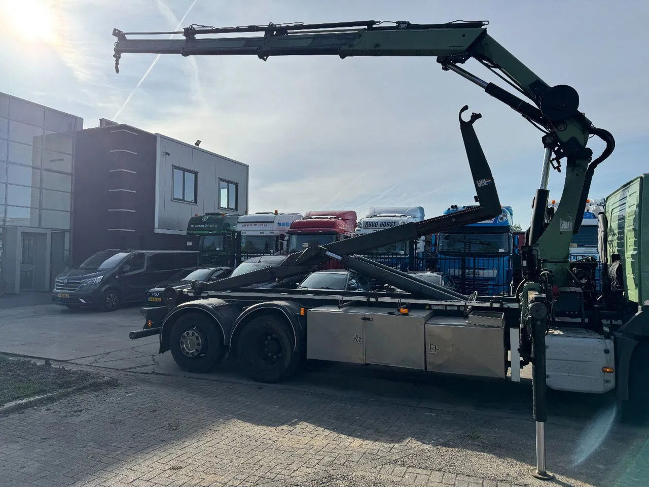 Volvo FM 370 6X2 VDL 21T + HIAB 211 + REMOTE CONTROL - 크레인 트럭 : 사진 4 Volvo FM 370 6X2 VDL 21T + HIAB 211 + REMOTE CONTROL - 크레인 트럭 : 사진 4