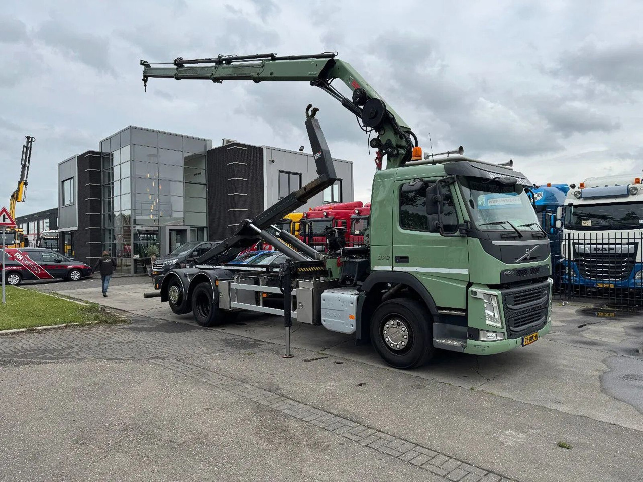 Volvo FM 370 6X2 VDL 21T HOOK + HIAB 211 + REMOTE CONT - 크레인 트럭 : 사진 1 Volvo FM 370 6X2 VDL 21T HOOK + HIAB 211 + REMOTE CONT - 크레인 트럭 : 사진 1