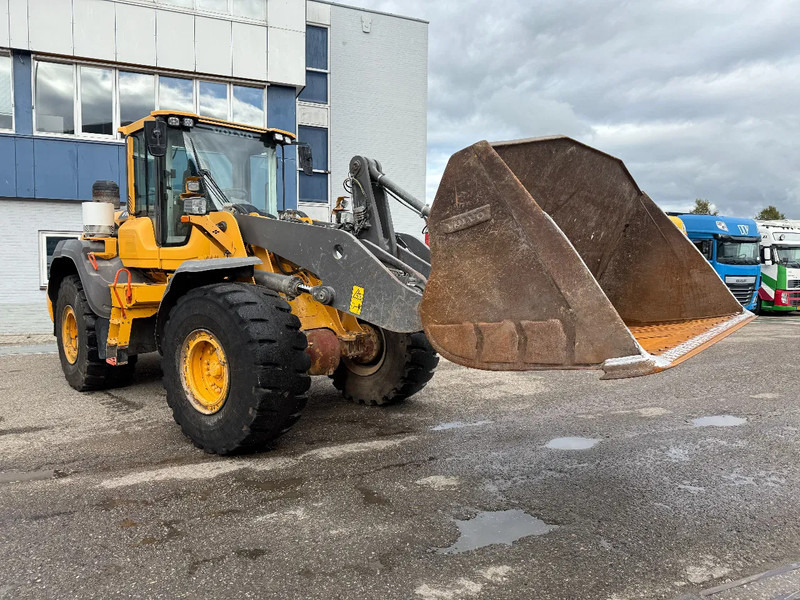 Volvo L120H, CE, 8314 UUR + CDC-STEERING - 휠 로더 : 사진 5 Volvo L120H, CE, 8314 UUR + CDC-STEERING - 휠 로더 : 사진 5