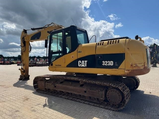 CAT 323 D L - 크롤러 굴삭기 : 사진 5 CAT 323 D L - 크롤러 굴삭기 : 사진 5