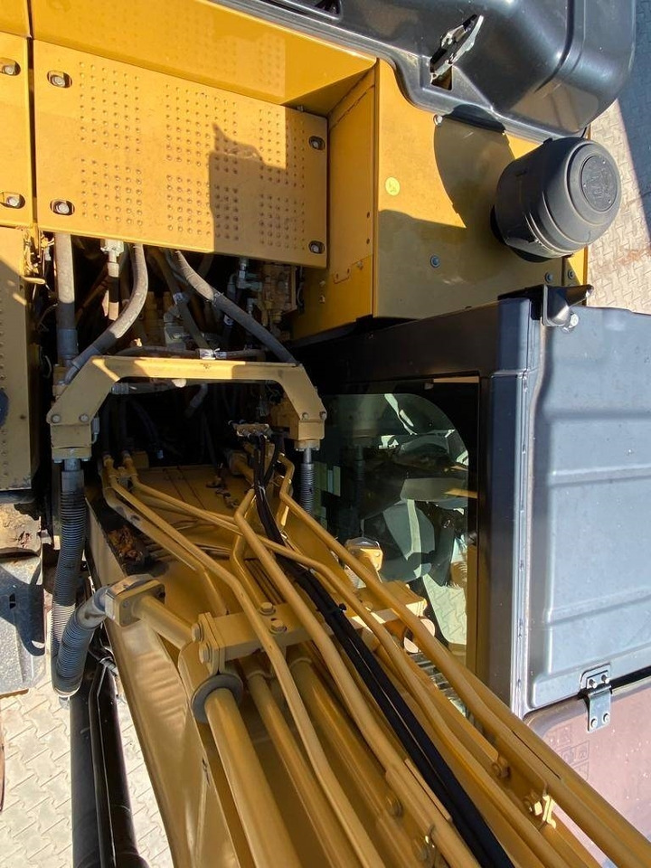 크롤러 굴삭기 CAT 323 E : 사진 7
