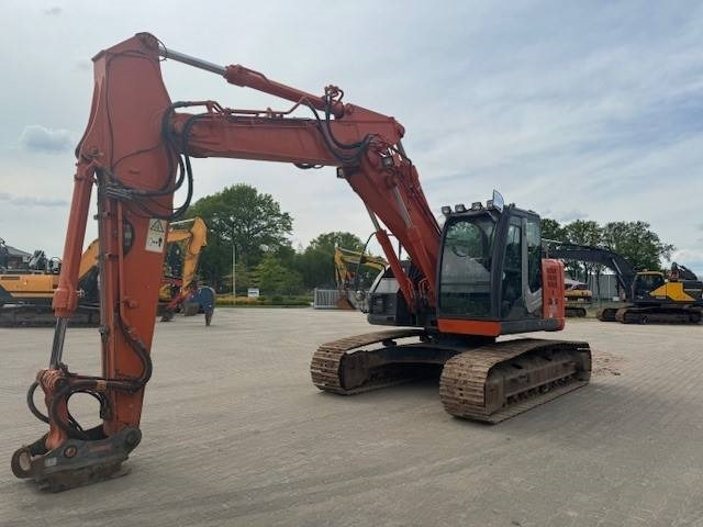 HITACHI ZX 225USLC-3 - 크롤러 굴삭기 : 사진 2 HITACHI ZX 225USLC-3 - 크롤러 굴삭기 : 사진 2