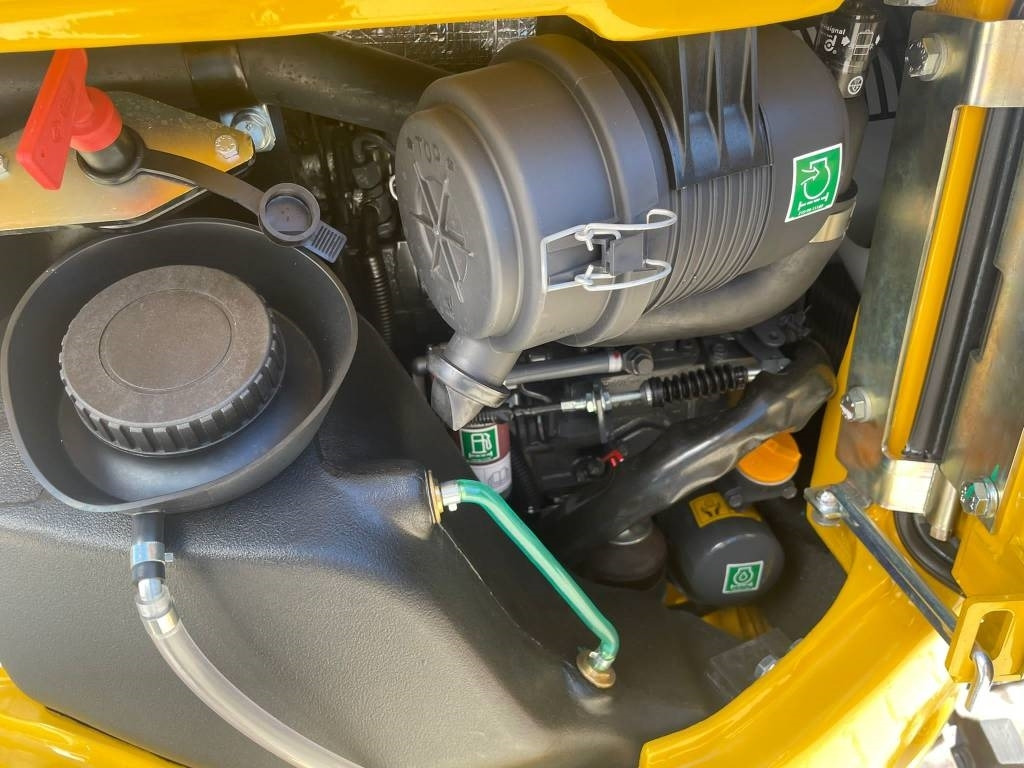 KOMATSU PC16 - 미니 굴삭기 : 사진 4 KOMATSU PC16 - 미니 굴삭기 : 사진 4