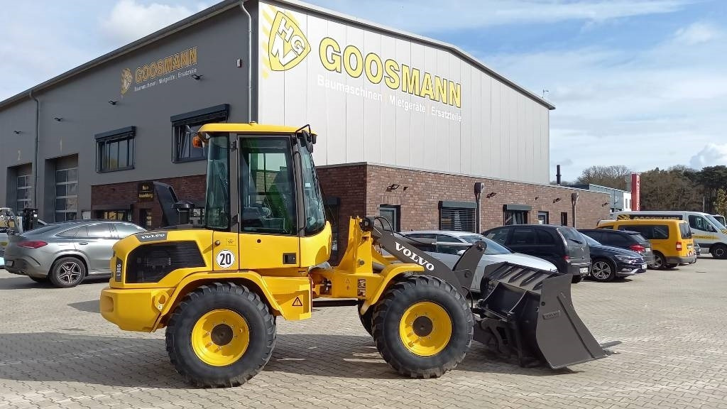 Volvo L 30 G - 휠 로더 : 사진 1 Volvo L 30 G - 휠 로더 : 사진 1