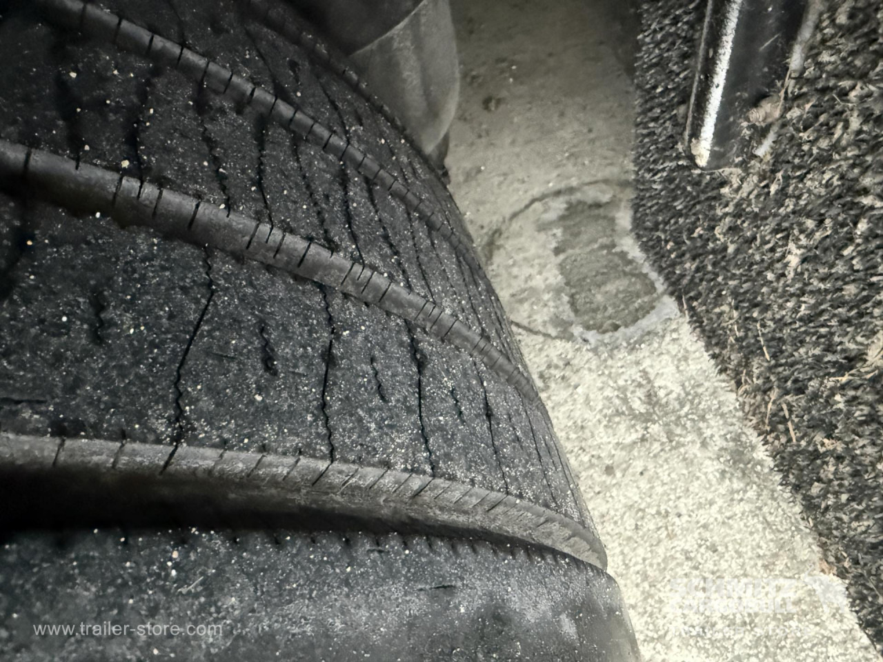 KAESSBOHRER Curtainsider Mega - 커튼사이더 세미 트레일러 : 사진 5 KAESSBOHRER Curtainsider Mega - 커튼사이더 세미 트레일러 : 사진 5