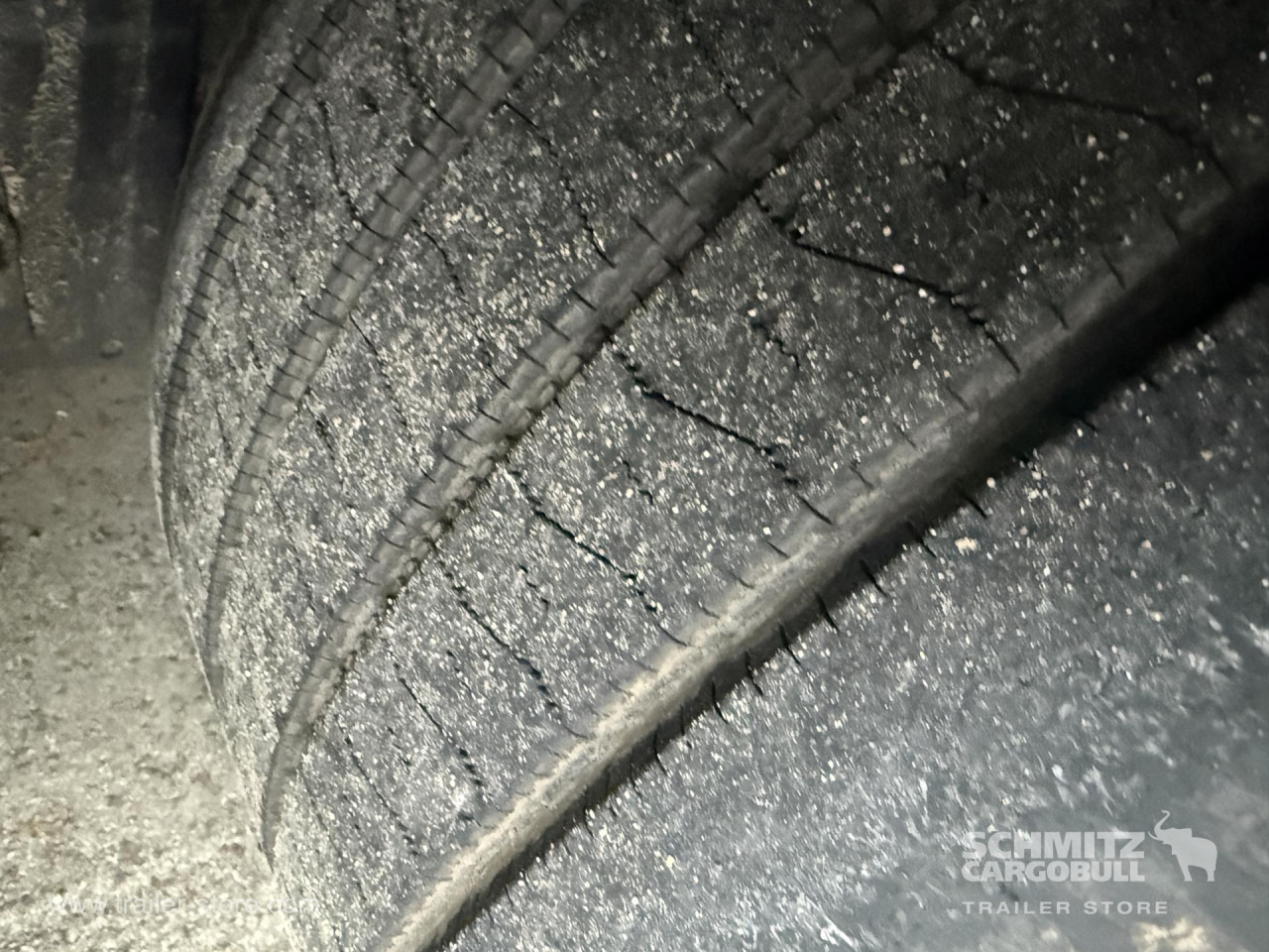 KAESSBOHRER Curtainsider Mega - 커튼사이더 세미 트레일러 : 사진 4 KAESSBOHRER Curtainsider Mega - 커튼사이더 세미 트레일러 : 사진 4