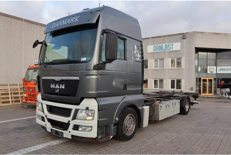 MAN TGX 18.480 Eftermonteret partikelfilter - 컨테이너 운반 장치/ 스와프 보디 트럭 : 사진 1 MAN TGX 18.480 Eftermonteret partikelfilter - 컨테이너 운반 장치/ 스와프 보디 트럭 : 사진 1