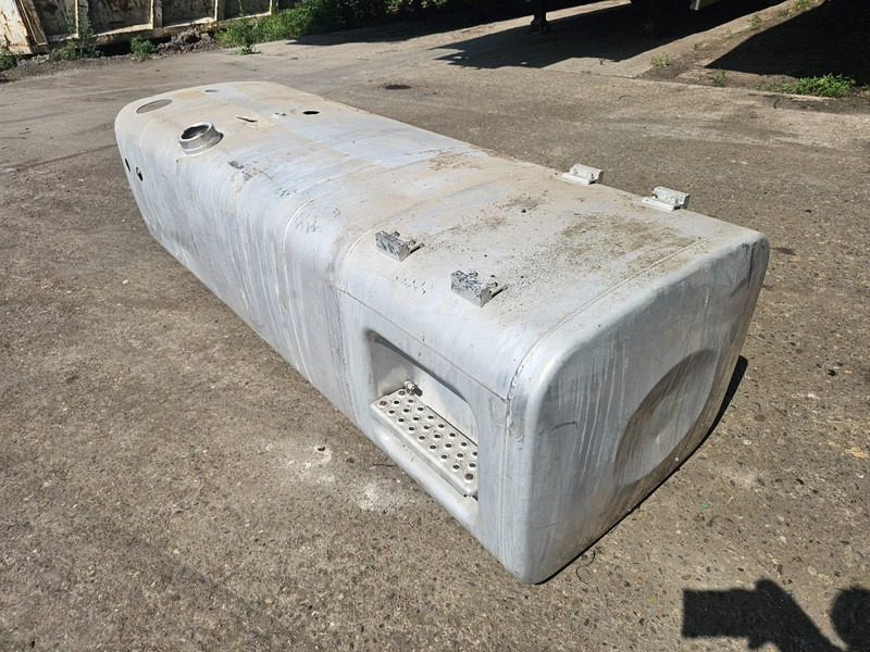 MAN Brandstoftank 595 Liter - L197 B70 H58 - Onderdeel nr. 81.122015733 - 연료 탱크 트럭 용 : 사진 2 MAN Brandstoftank 595 Liter - L197 B70 H58 - Onderdeel nr. 81.122015733 - 연료 탱크 트럭 용 : 사진 2