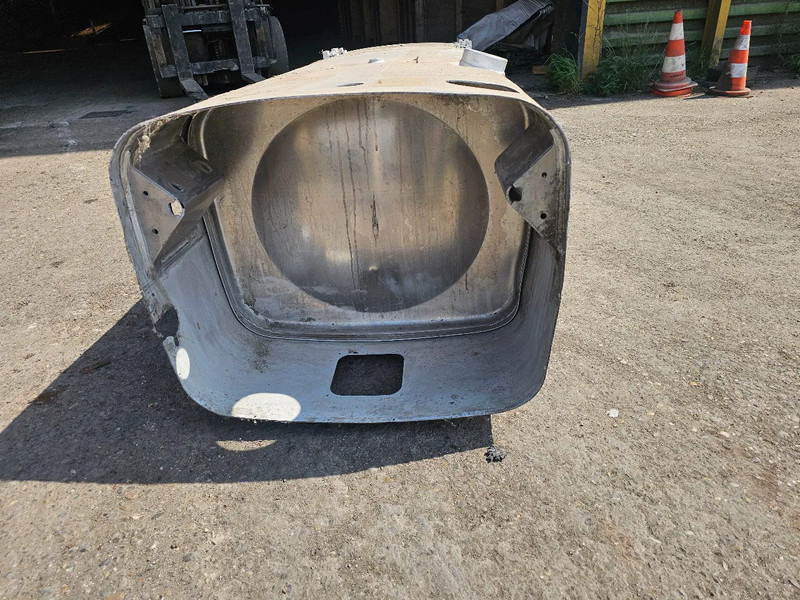 MAN Brandstoftank 595 Liter - L197 B70 H58 - Onderdeel nr. 81.122015733 - 연료 탱크 트럭 용 : 사진 4 MAN Brandstoftank 595 Liter - L197 B70 H58 - Onderdeel nr. 81.122015733 - 연료 탱크 트럭 용 : 사진 4