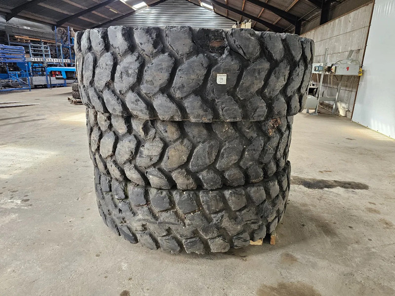 Michelin 18.00 R33 - 타이어 트럭 용 : 사진 4 Michelin 18.00 R33 - 타이어 트럭 용 : 사진 4