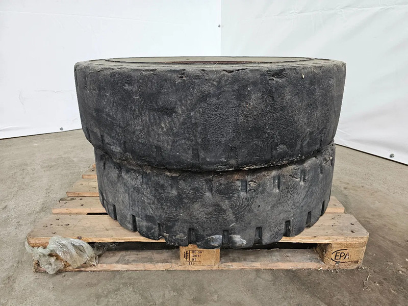 Michelin FULL RUBBER - 315/80R22.5 - 타이어 트럭 용 : 사진 2 Michelin FULL RUBBER - 315/80R22.5 - 타이어 트럭 용 : 사진 2
