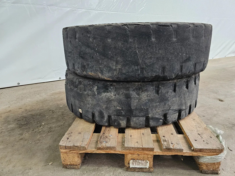 Michelin FULL RUBBER - 315/80R22.5 - 타이어 트럭 용 : 사진 3 Michelin FULL RUBBER - 315/80R22.5 - 타이어 트럭 용 : 사진 3
