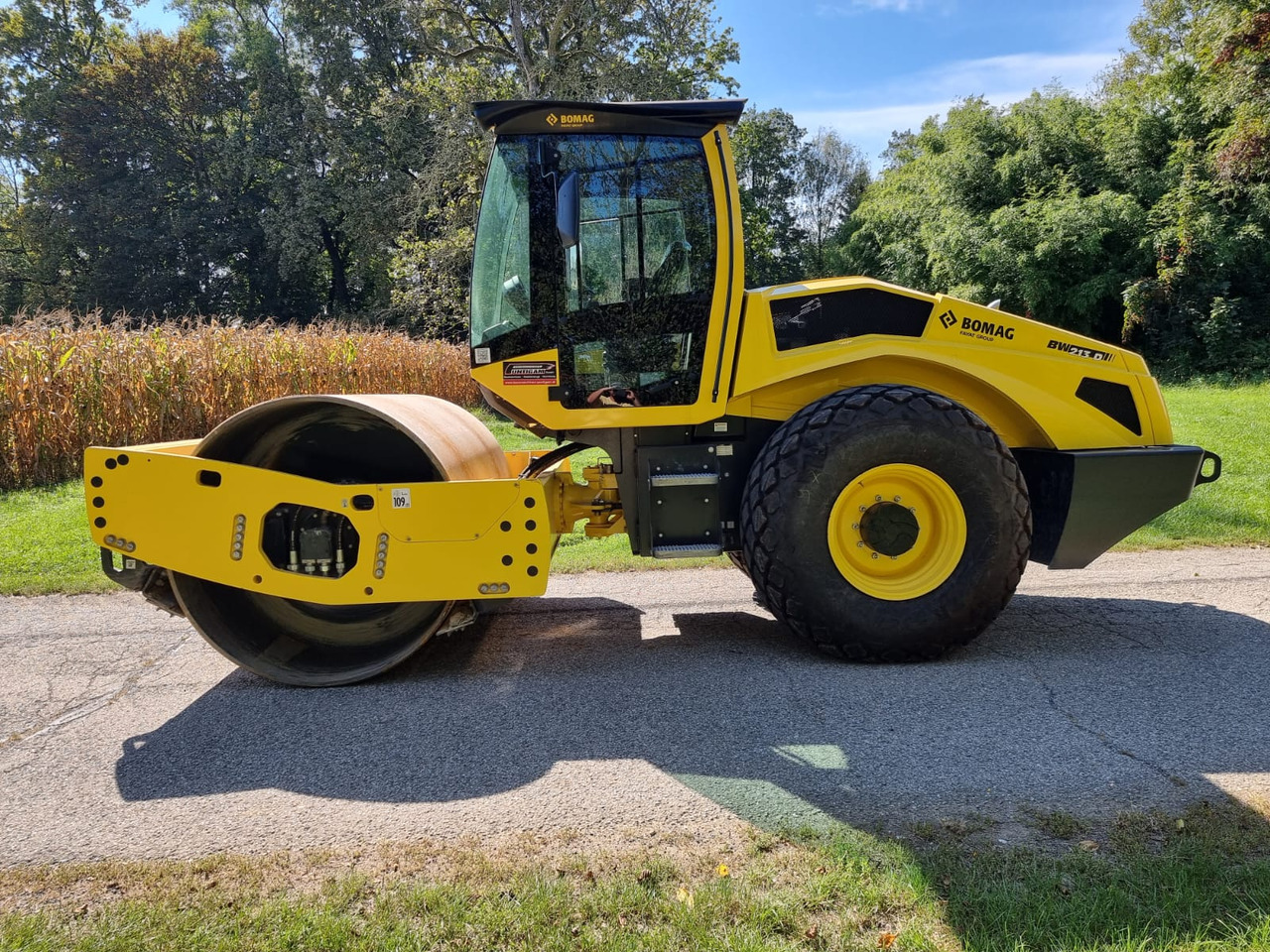 BOMAG BW 213 D-5 PL - 롤러 : 사진 1 BOMAG BW 213 D-5 PL - 롤러 : 사진 1