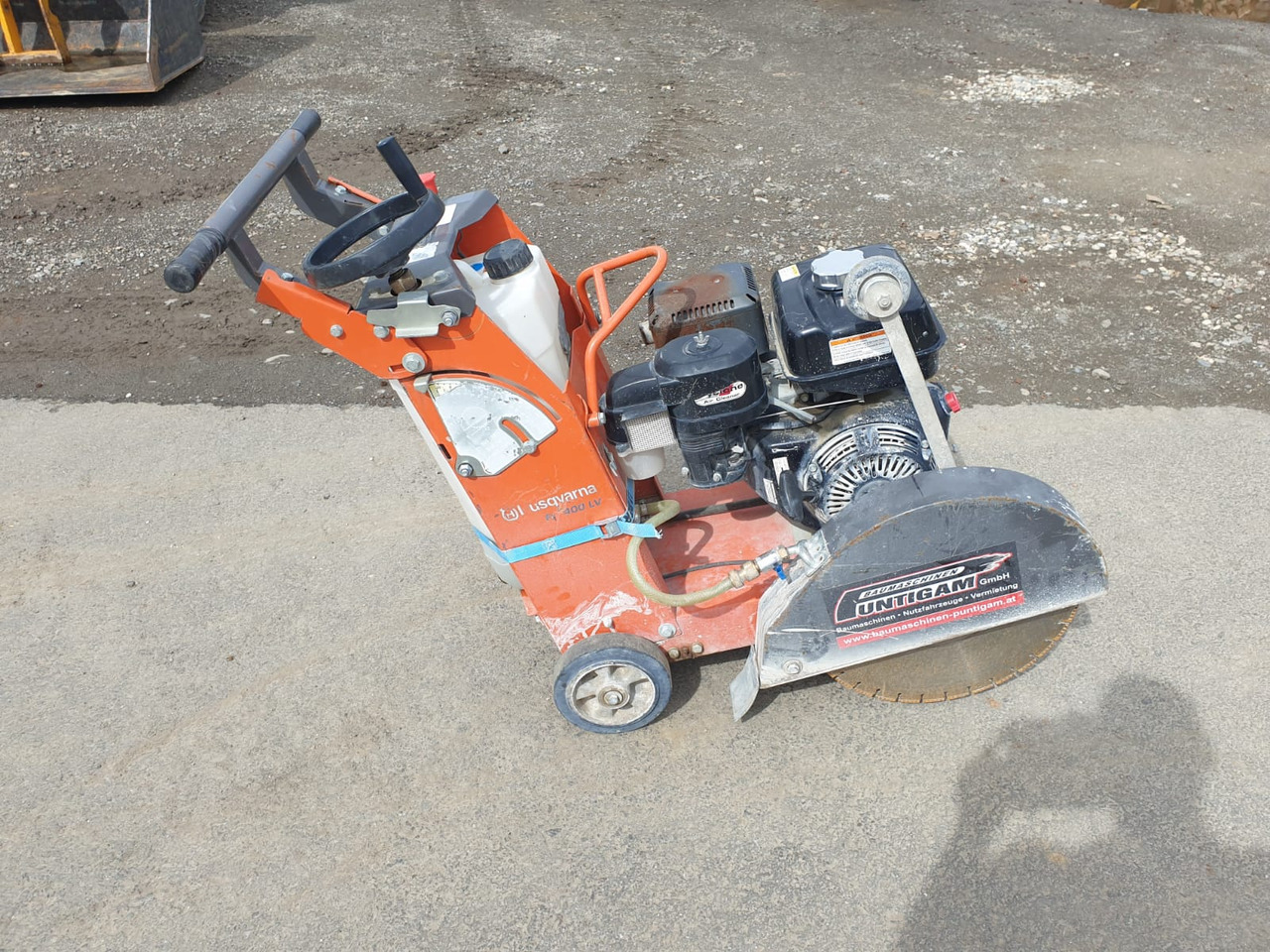 HUSQVARNA FS 400 LV - 건설장비 : 사진 1 HUSQVARNA FS 400 LV - 건설장비 : 사진 1