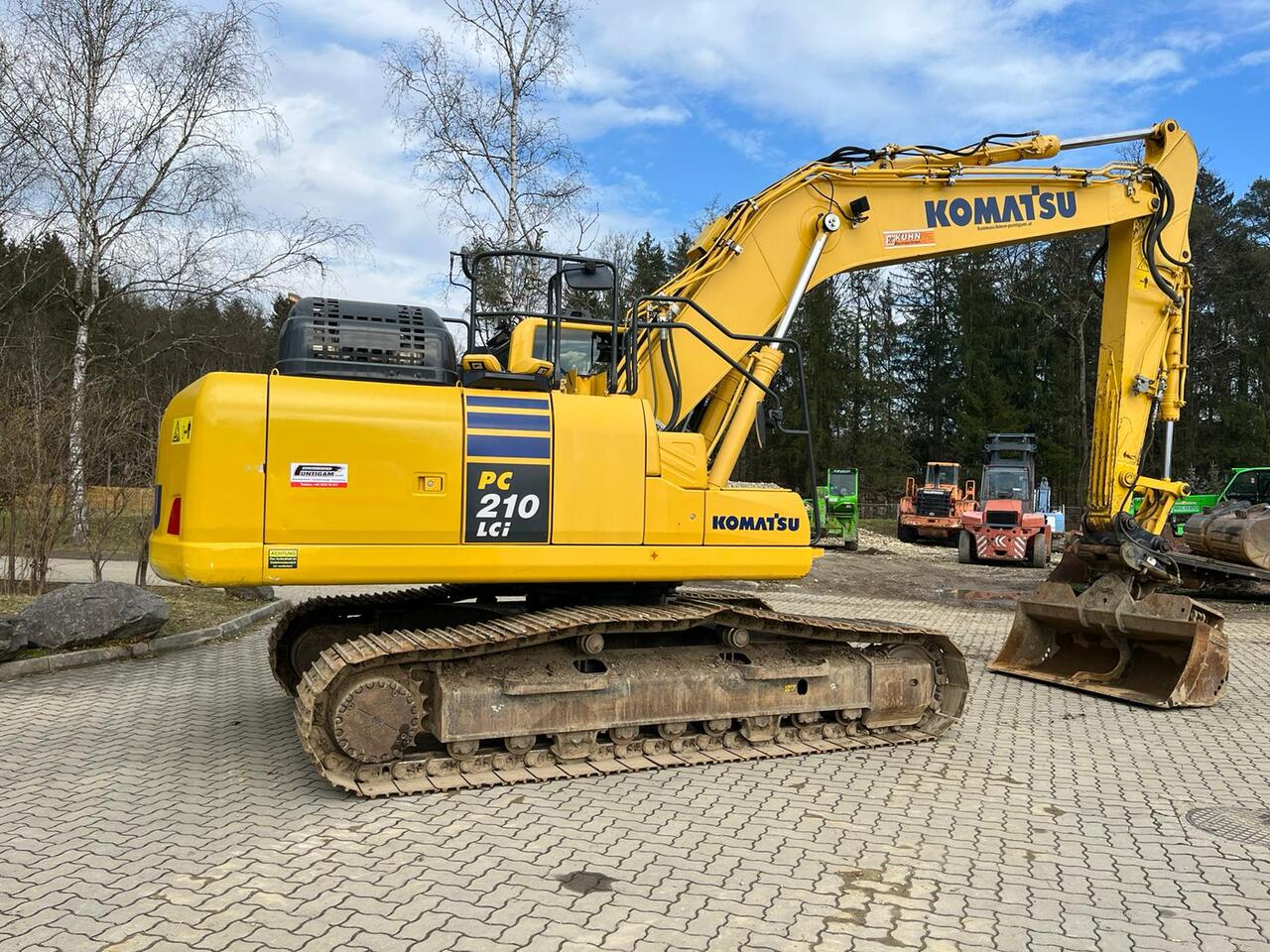 KOMATSU PC 210 LCI-11 - 크롤러 굴삭기 : 사진 2 KOMATSU PC 210 LCI-11 - 크롤러 굴삭기 : 사진 2
