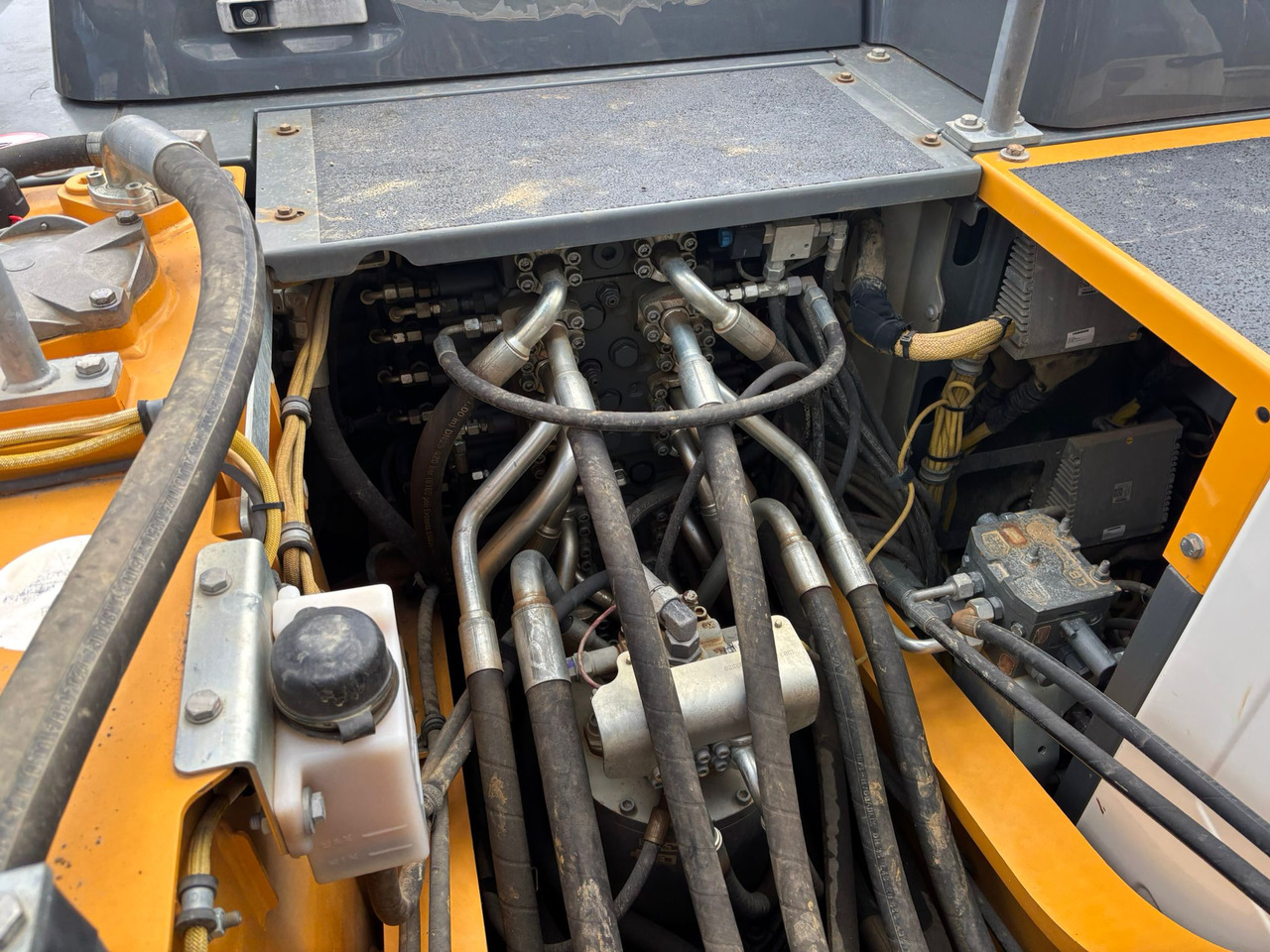 크롤러 굴삭기 LIEBHERR R 922 LC : 사진 9 크롤러 굴삭기 LIEBHERR R 922 LC : 사진 9