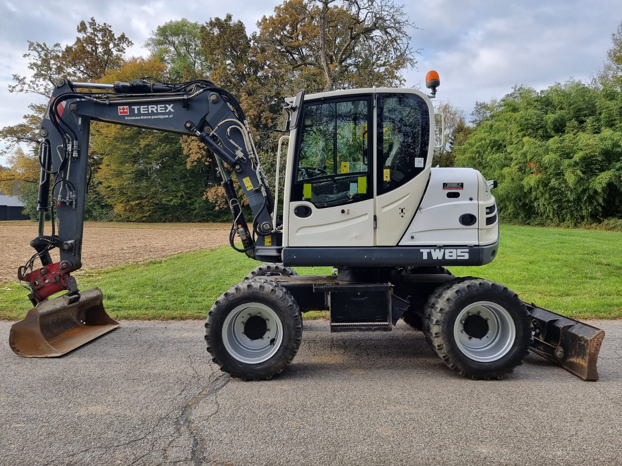 Terex TW 85 - 휠 굴삭기 : 사진 1 Terex TW 85 - 휠 굴삭기 : 사진 1