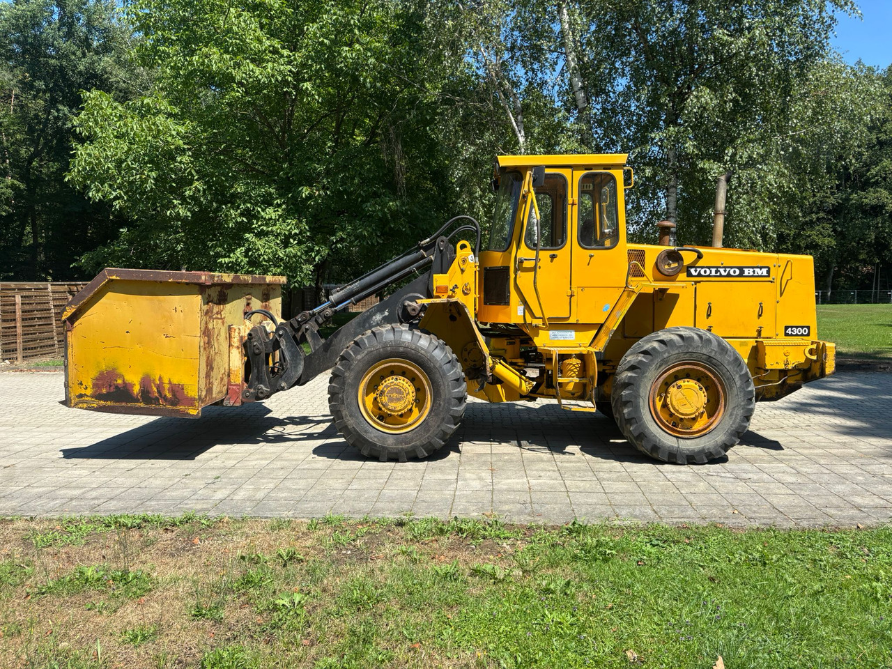 VOLVO BM 4300 - 휠 로더 : 사진 1 VOLVO BM 4300 - 휠 로더 : 사진 1