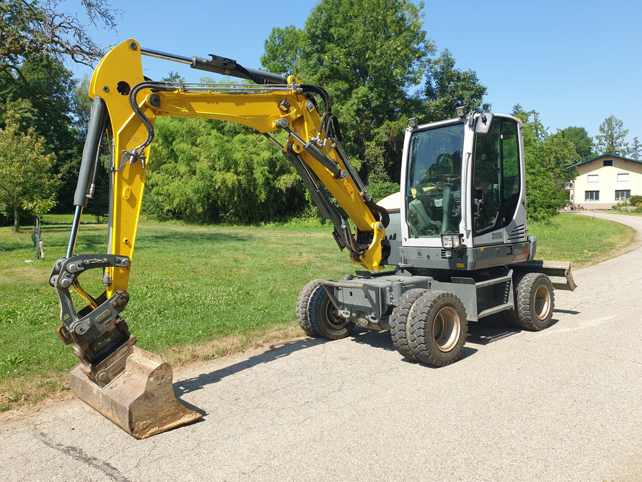 WACKER Neuson EW 65 - 휠 굴삭기 : 사진 3 WACKER Neuson EW 65 - 휠 굴삭기 : 사진 3