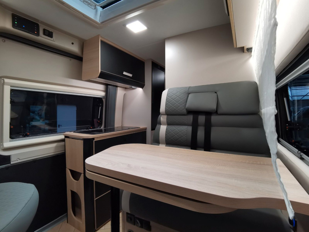 캠핑 밴 Chausson V690 SPORT LINE / -2026- / XXL-HUBBETT E-BIKE GA : 사진 14 캠핑 밴 Chausson V690 SPORT LINE / -2026- / XXL-HUBBETT E-BIKE GA : 사진 14