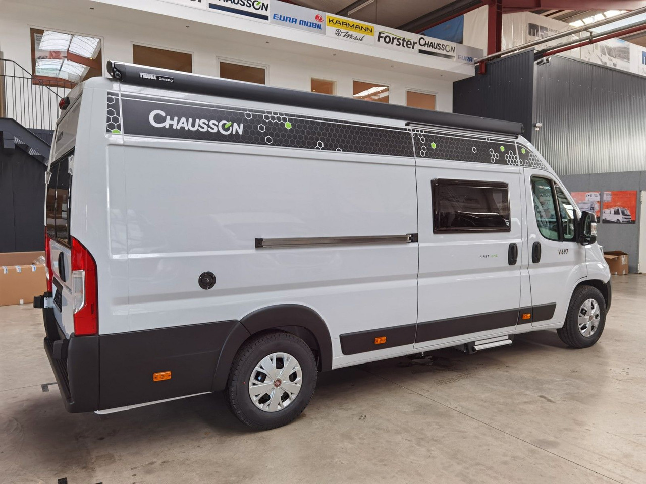 Chausson V697 FIRST LINE / ZUBEHÖR-PAKET / EINZELBETTEN - 캠핑 밴 : 사진 4 Chausson V697 FIRST LINE / ZUBEHÖR-PAKET / EINZELBETTEN - 캠핑 밴 : 사진 4