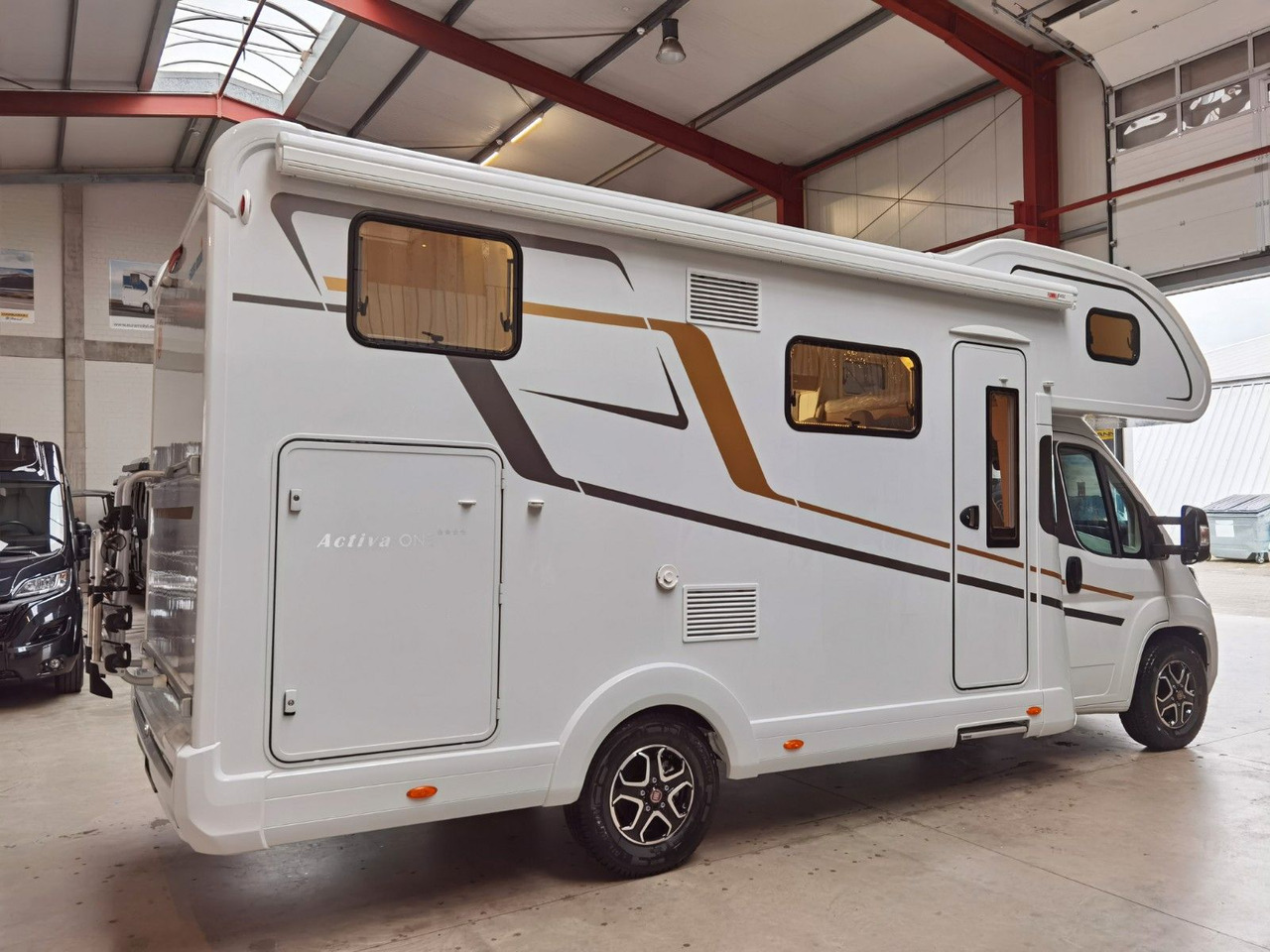 Eura Mobil ACTIVA ONE 690 HB / 180PS-40H MAXI/ PANORAMADACH - 알코브 모터홈 : 사진 4 Eura Mobil ACTIVA ONE 690 HB / 180PS-40H MAXI/ PANORAMADACH - 알코브 모터홈 : 사진 4