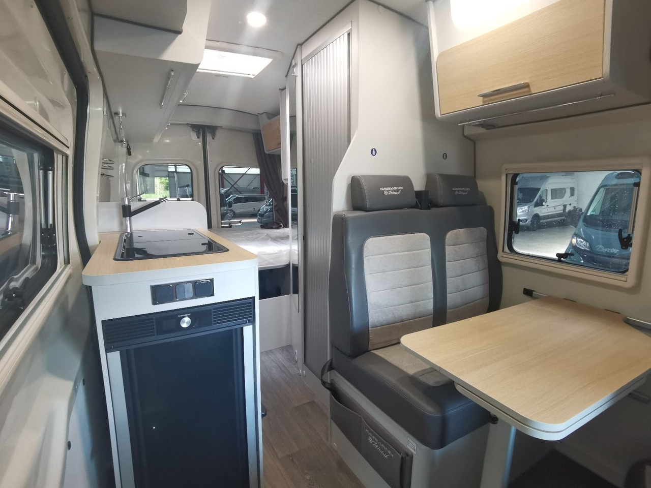 캠핑 밴 Karmann DEXTER 560 / 170PS - 4x4 / SOLAR & MARKISE & ALU : 사진 12