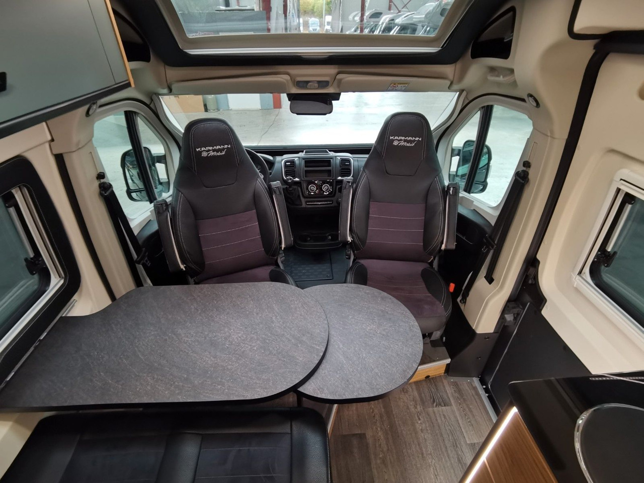 캠핑 밴 Karmann DEXTER 580 /-MODELL 2026-/ PANORAMA DACHFENSTER : 사진 13 캠핑 밴 Karmann DEXTER 580 /-MODELL 2026-/ PANORAMA DACHFENSTER : 사진 13