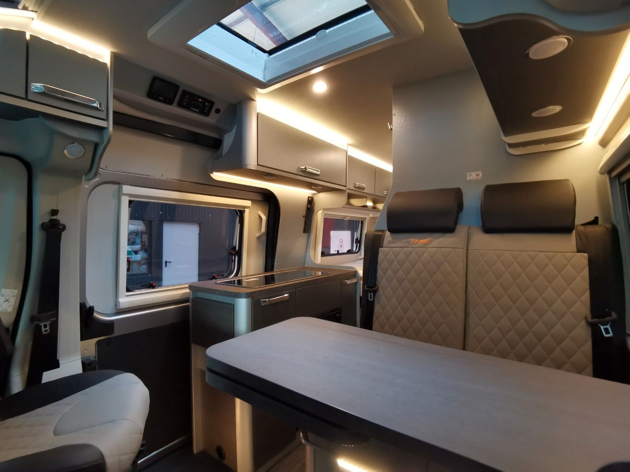 캠핑 밴 Weinsberg CARABUS GREY 540 MQ - EDITION FIRE /-2026-/140PS : 사진 13
