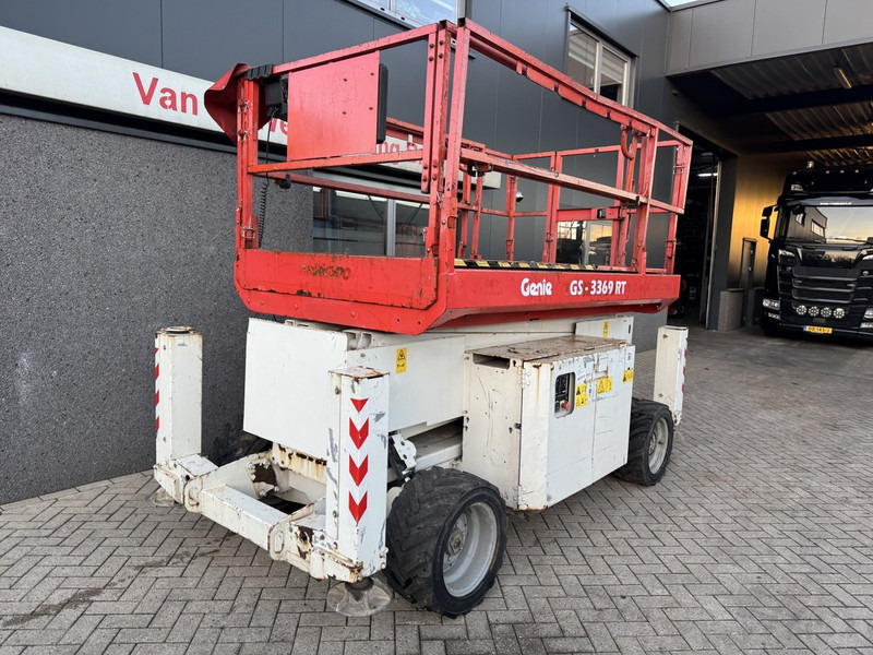 Genie GS 3369 RT Hoogwerker / Arbeitsbuhne 12mtr werkhoogte 4x4 Kubota DIESEL 2013 - 시저 리프트 : 사진 3 Genie GS 3369 RT Hoogwerker / Arbeitsbuhne 12mtr werkhoogte 4x4 Kubota DIESEL 2013 - 시저 리프트 : 사진 3