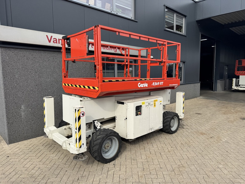 Genie GS 3369 RT Hoogwerker / Arbeitsbuhne 12mtr werkhoogte 4x4 Kubota DIESEL 2013 - 시저 리프트 : 사진 2 Genie GS 3369 RT Hoogwerker / Arbeitsbuhne 12mtr werkhoogte 4x4 Kubota DIESEL 2013 - 시저 리프트 : 사진 2