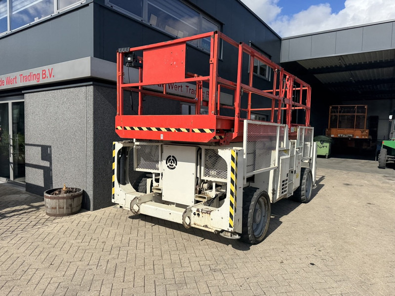Genie GS 3390 RT Schaarhoogwerker / Scissor Lift / Arbeitsbuhne 12mtr werkhoogte 4x4 Deutz DIESEL 2013 - 시저 리프트 : 사진 4 Genie GS 3390 RT Schaarhoogwerker / Scissor Lift / Arbeitsbuhne 12mtr werkhoogte 4x4 Deutz DIESEL 2013 - 시저 리프트 : 사진 4