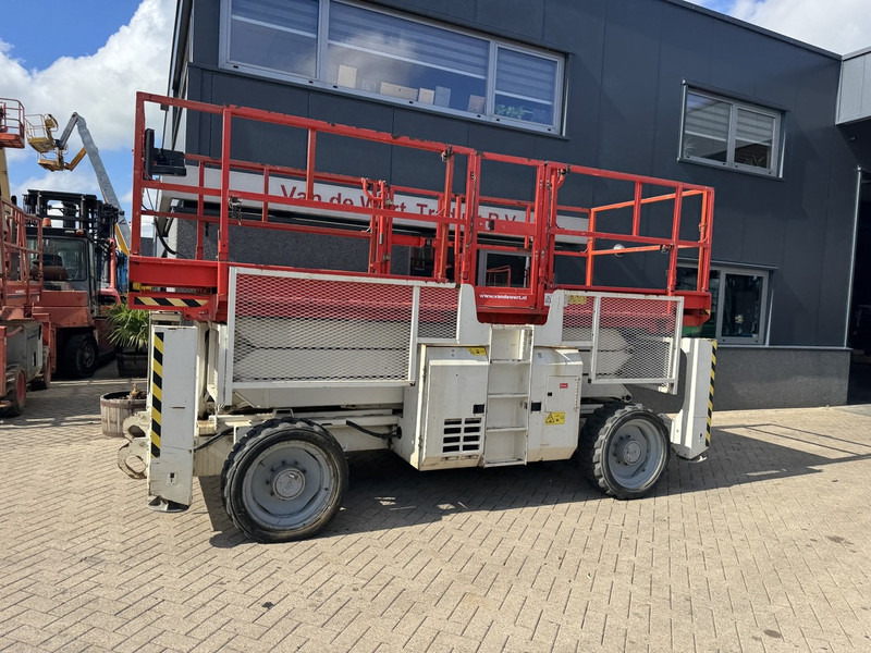 Genie GS 3390 RT Schaarhoogwerker / Scissor Lift / Arbeitsbuhne 12mtr werkhoogte 4x4 Deutz DIESEL 2013 - 시저 리프트 : 사진 2 Genie GS 3390 RT Schaarhoogwerker / Scissor Lift / Arbeitsbuhne 12mtr werkhoogte 4x4 Deutz DIESEL 2013 - 시저 리프트 : 사진 2