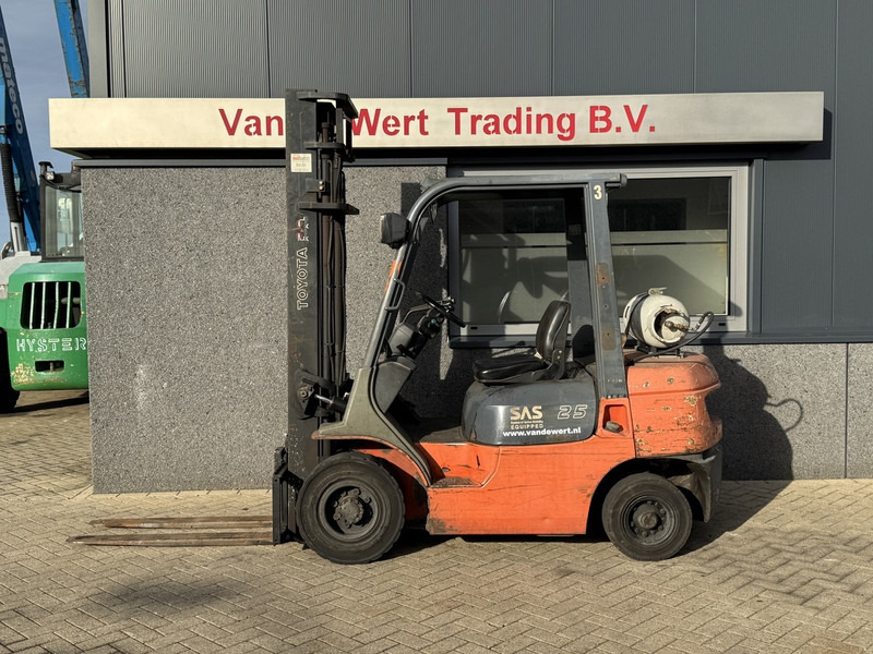 Toyota 42-7FGF25 duplo 400 3e / 4e Functie LPG 2001 - LPG 지게차 : 사진 1 Toyota 42-7FGF25 duplo 400 3e / 4e Functie LPG 2001 - LPG 지게차 : 사진 1