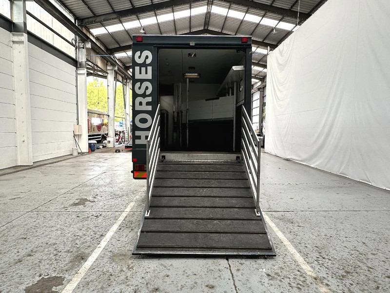 Mercedes-Benz 1117 MOBILE HOME / TRANSPORT DE CHEVAUX /HORSE TRUCK - 가축 트럭 : 사진 4 Mercedes-Benz 1117 MOBILE HOME / TRANSPORT DE CHEVAUX /HORSE TRUCK - 가축 트럭 : 사진 4