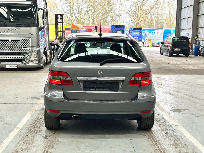 Mercedes-Benz B-Klasse 180 CDI - 세단 : 사진 4 Mercedes-Benz B-Klasse 180 CDI - 세단 : 사진 4
