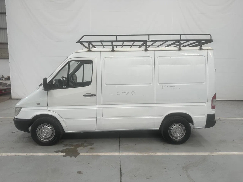 Mercedes-Benz Sprinter 208 - 소형 밴 : 사진 2 Mercedes-Benz Sprinter 208 - 소형 밴 : 사진 2