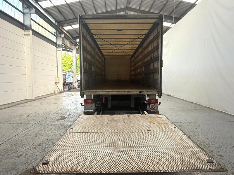 Volvo FM 330 / Essieu relevable et directionnel / Steerable lift axle / Lift as en stuuras - 커튼사이더 트럭 : 사진 5 Volvo FM 330 / Essieu relevable et directionnel / Steerable lift axle / Lift as en stuuras - 커튼사이더 트럭 : 사진 5