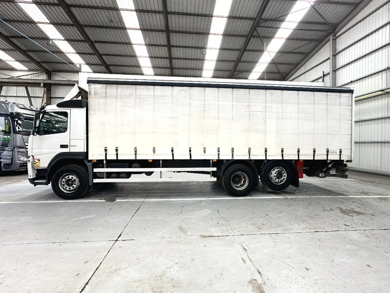 Volvo FM 330 / Essieu relevable et directionnel / Steerable lift axle / Lift as en stuuras - 커튼사이더 트럭 : 사진 2 Volvo FM 330 / Essieu relevable et directionnel / Steerable lift axle / Lift as en stuuras - 커튼사이더 트럭 : 사진 2
