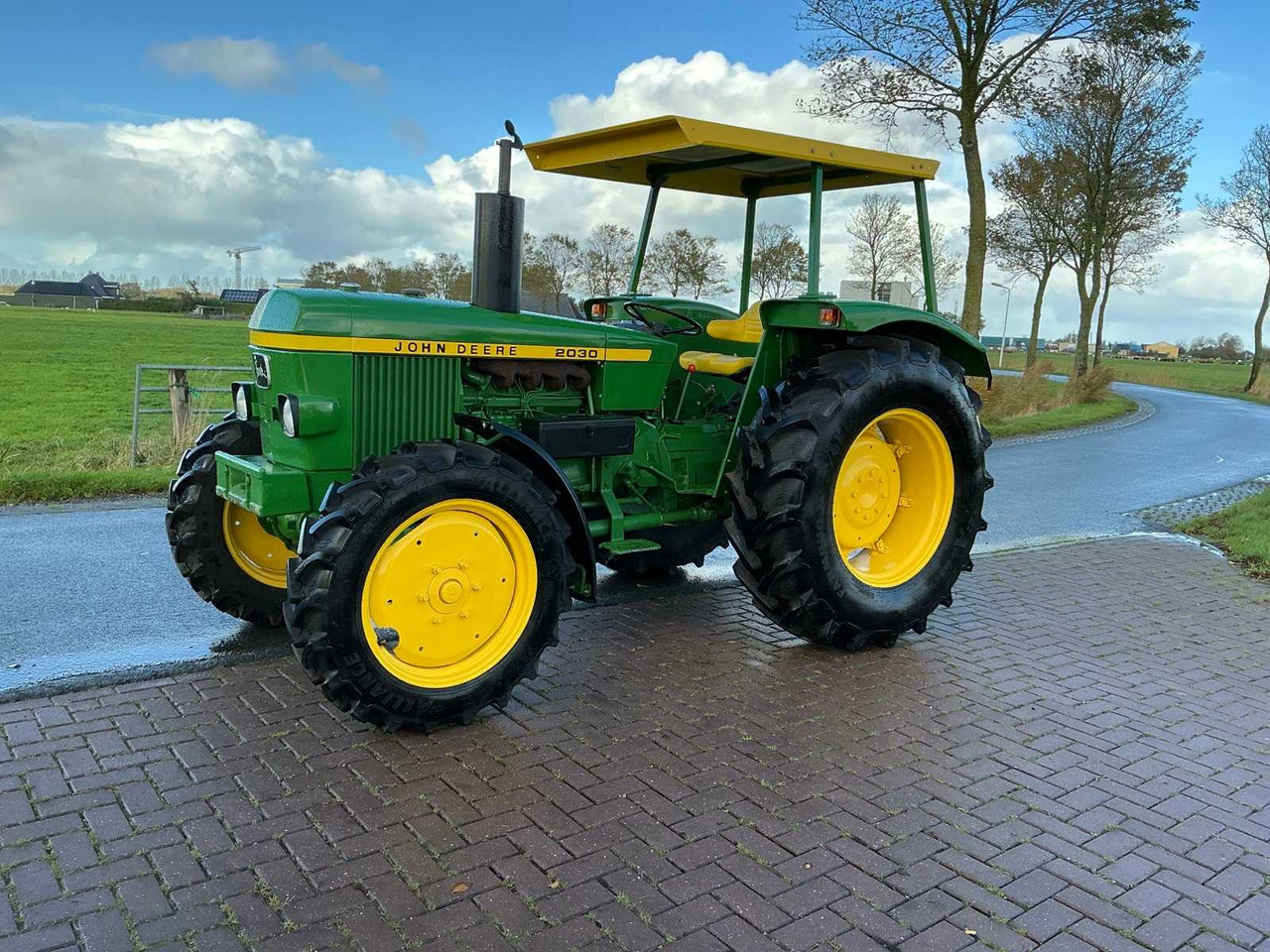 1977 JOHN DEERE 2030S ALL-WHEEL DRIVE FARM TRACTOR - 장궤형 트랙터 : 사진 1 1977 JOHN DEERE 2030S ALL-WHEEL DRIVE FARM TRACTOR - 장궤형 트랙터 : 사진 1