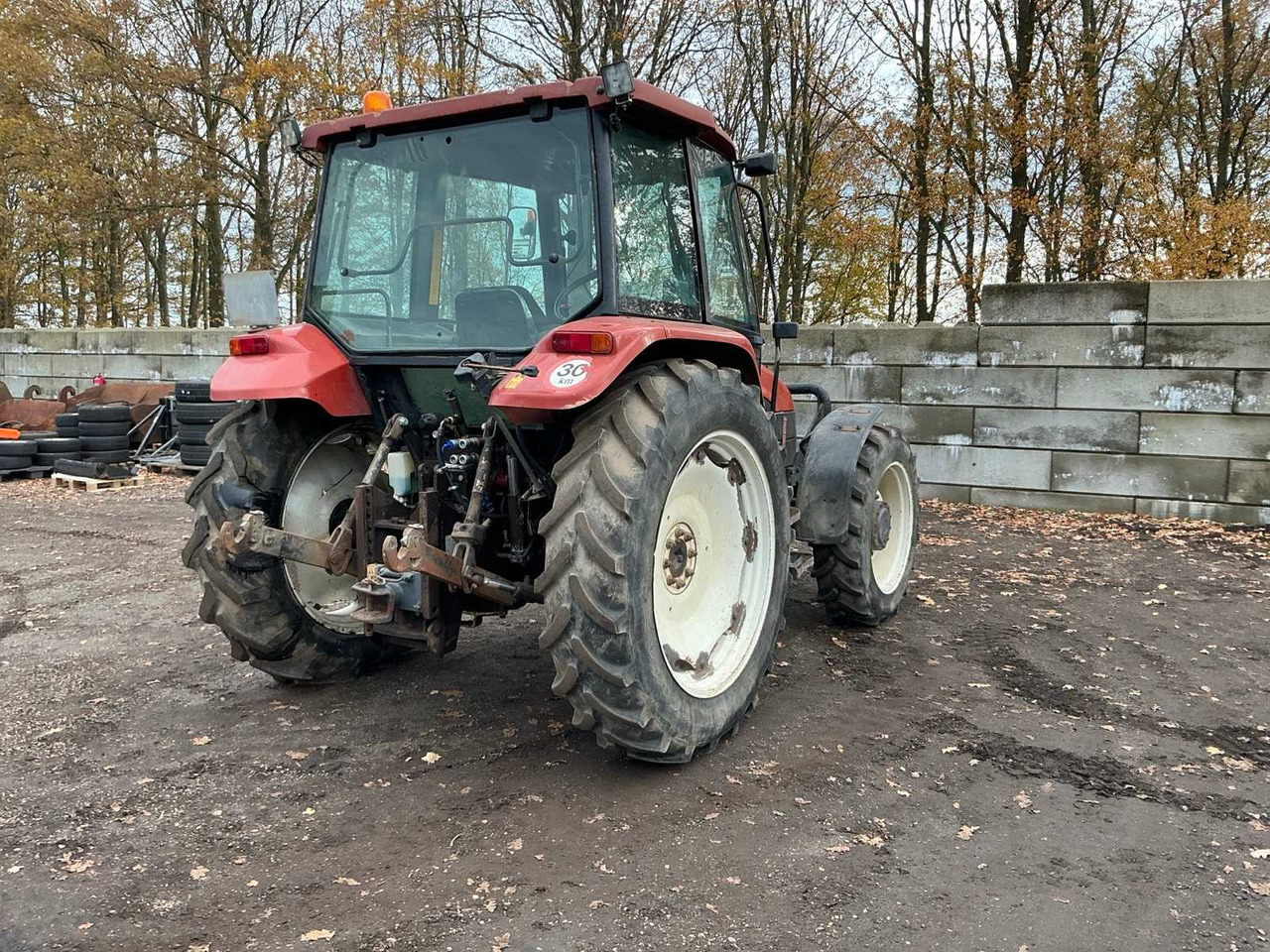 1996 NEW HOLLAND L85 DT ALL-WHEEL DRIVE FARM TRACTOR - 장궤형 트랙터 : 사진 5 1996 NEW HOLLAND L85 DT ALL-WHEEL DRIVE FARM TRACTOR - 장궤형 트랙터 : 사진 5