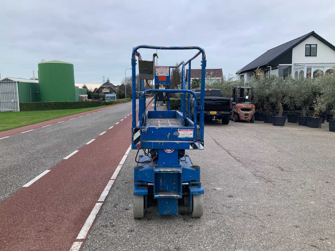 1999 UPRIGHT SL20 AERIAL PLATFORM - 고가작업 플랫폼 : 사진 4 1999 UPRIGHT SL20 AERIAL PLATFORM - 고가작업 플랫폼 : 사진 4