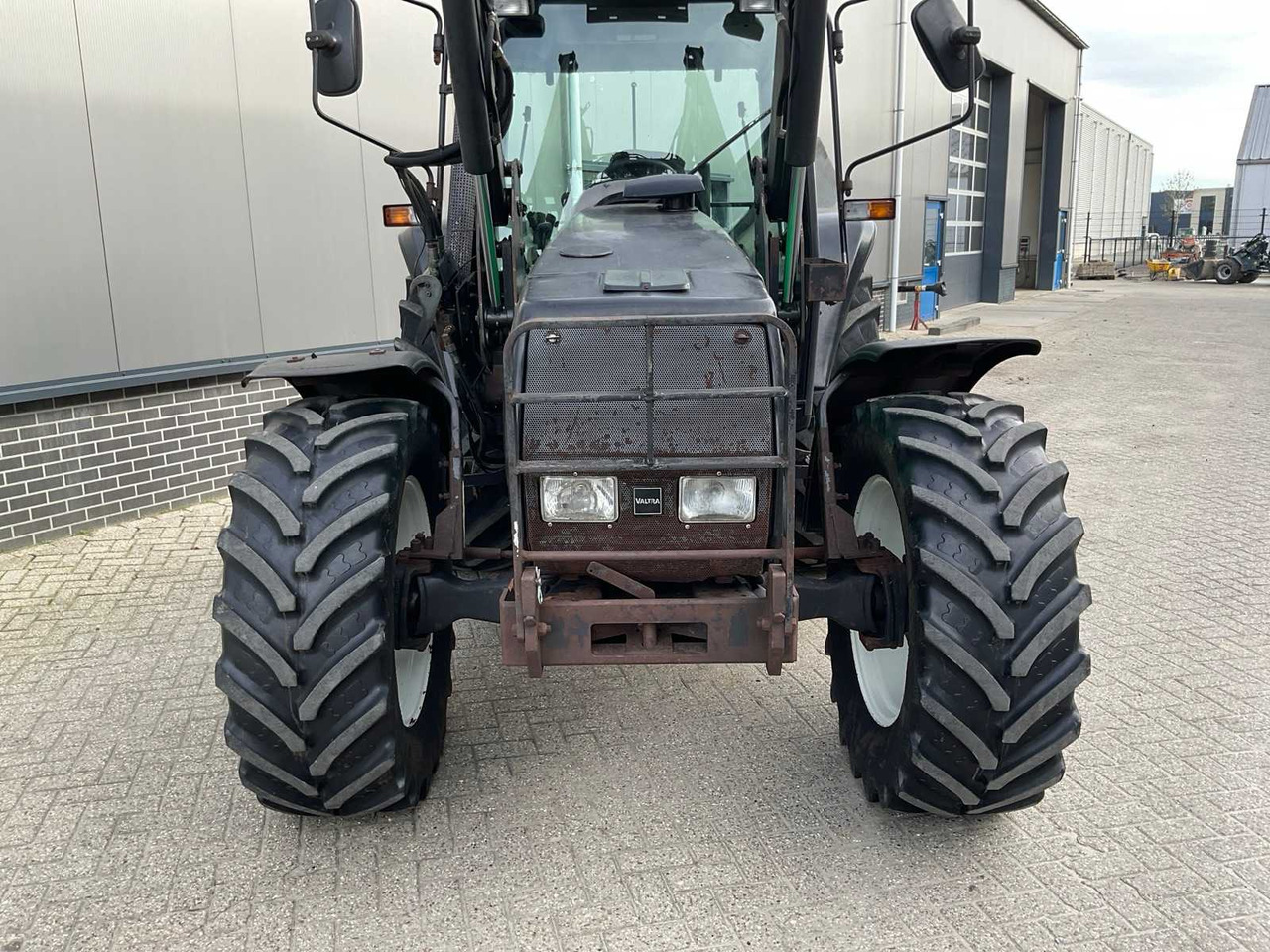 1999 VALTRA 6400 ALL-WHEEL DRIVE AGRICULTURAL TRACTOR - 장궤형 트랙터 : 사진 4 1999 VALTRA 6400 ALL-WHEEL DRIVE AGRICULTURAL TRACTOR - 장궤형 트랙터 : 사진 4