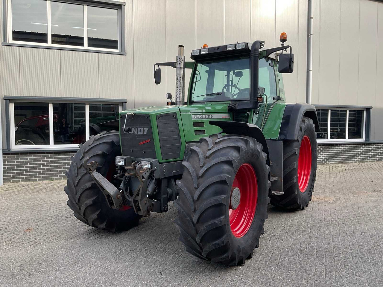 2000 FENDT FAVORIT 816 ALL-WHEEL DRIVE AGRICULTURAL TRACTOR - 장궤형 트랙터 : 사진 2 2000 FENDT FAVORIT 816 ALL-WHEEL DRIVE AGRICULTURAL TRACTOR - 장궤형 트랙터 : 사진 2